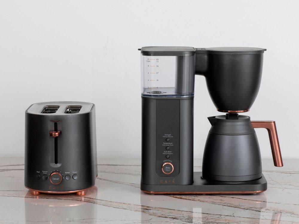Matte Black 2-Slice Toaster A837