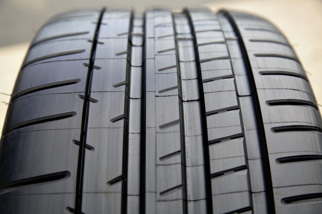 Summer 225/40ZR18/XL 92Y Tire J4643