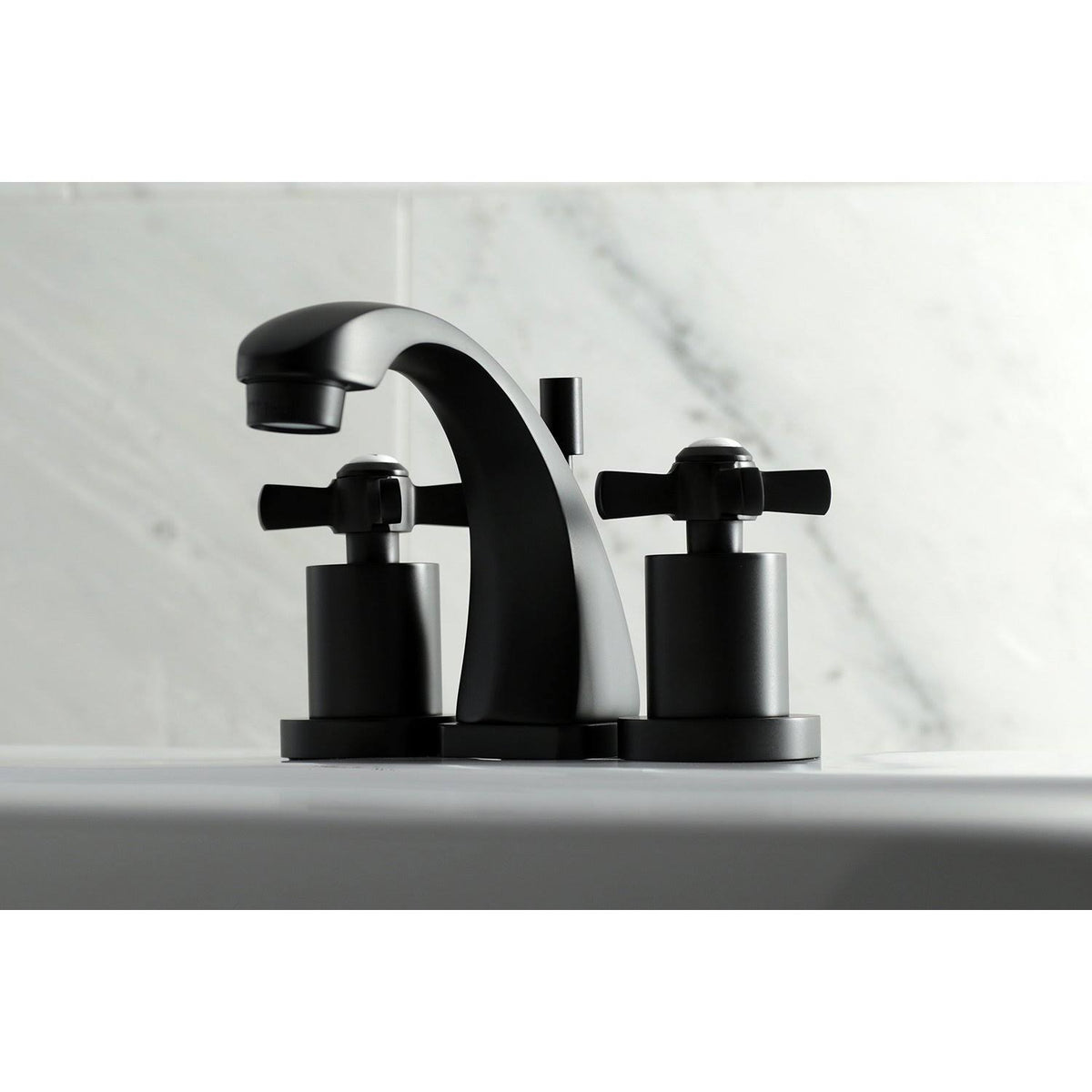 Polished Brass Mini Widespread Lavatory Faucet W8985