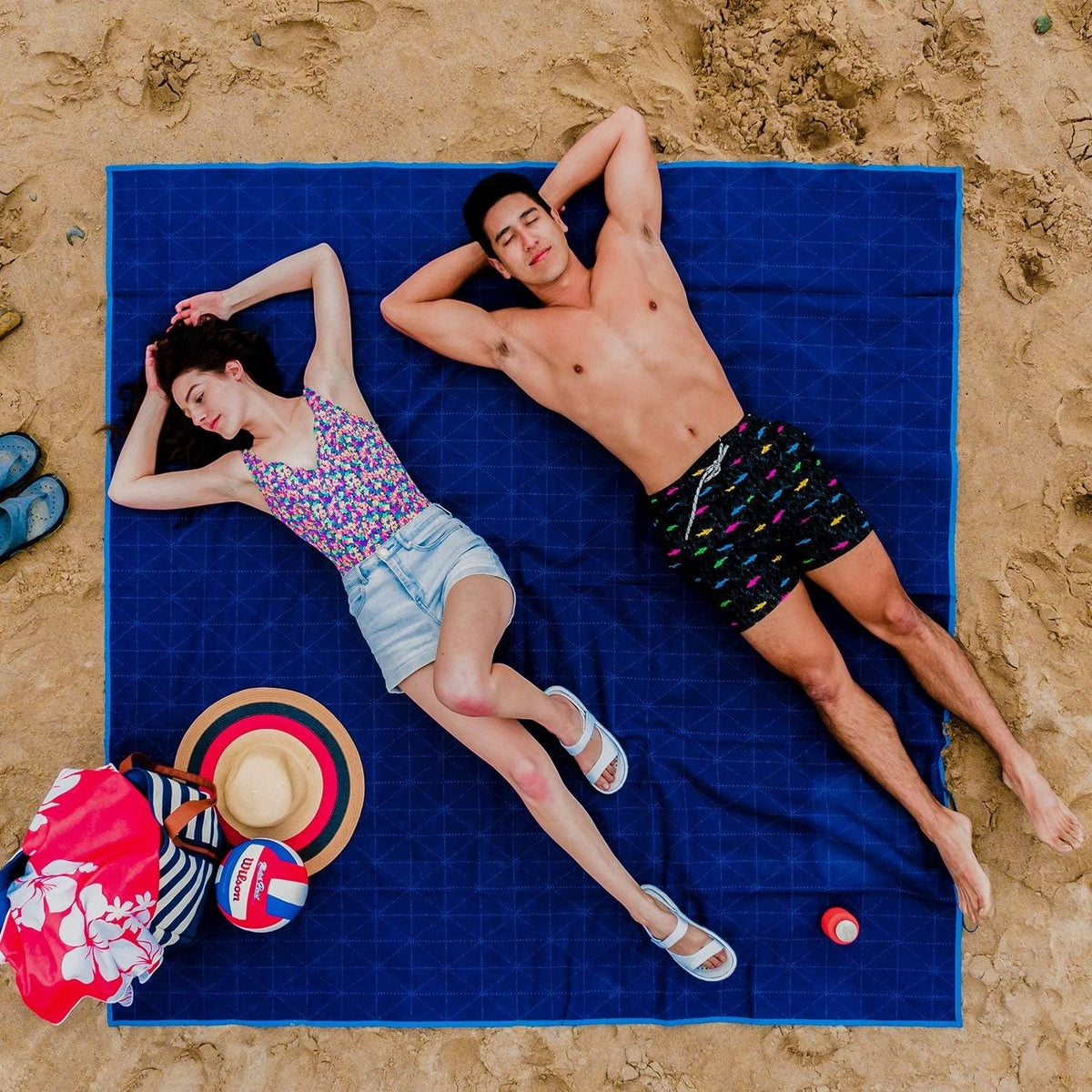 Navy Quilted Sand-Free Beach Mat R1729