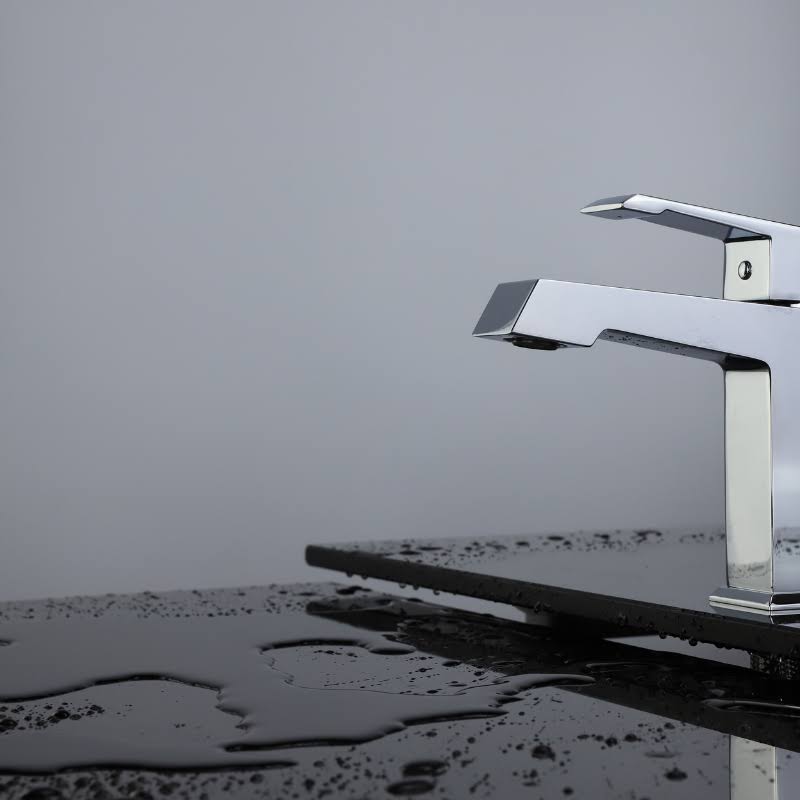 Chrome Brass Single Hole Bathroom Faucet E827843
