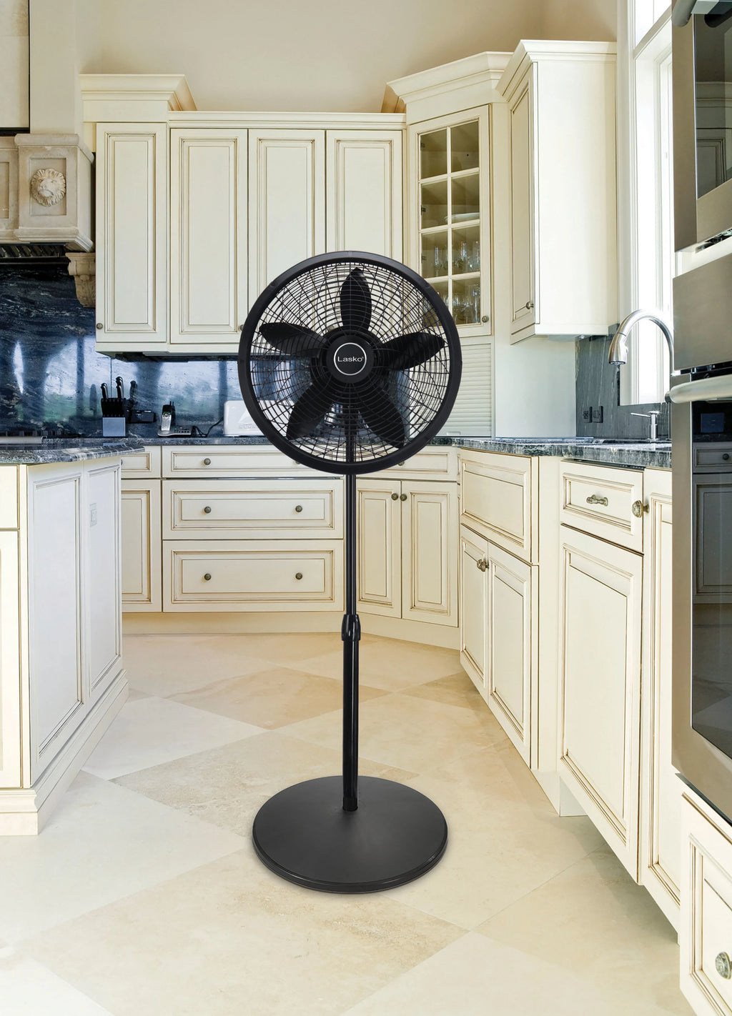 18 Oscillating 3-Speed Pedestal Fan A3521