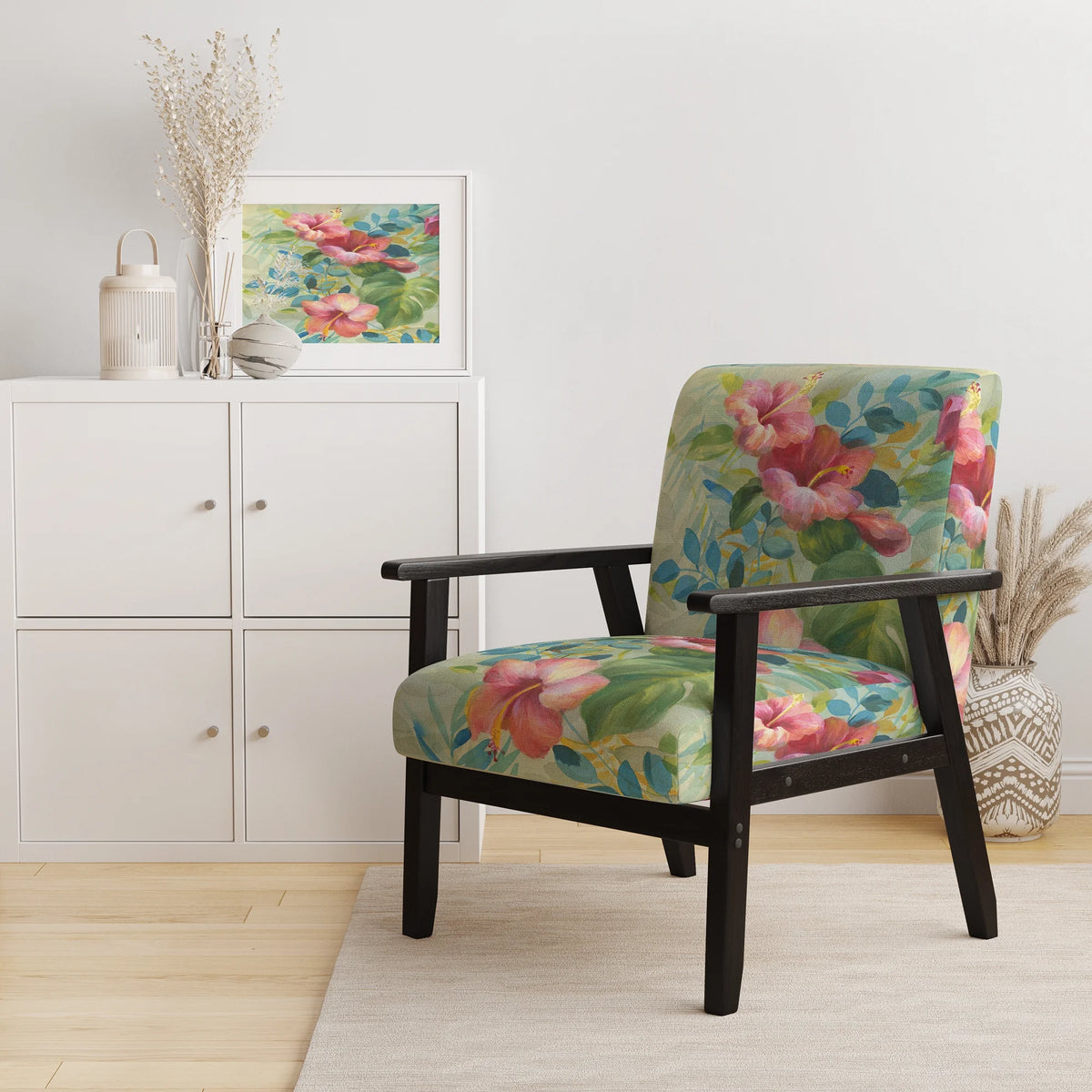 Upholstered Traditional Accent Chair N569289