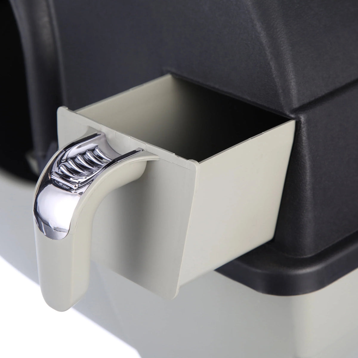 Black Self-Cleaning Litter Box B9778