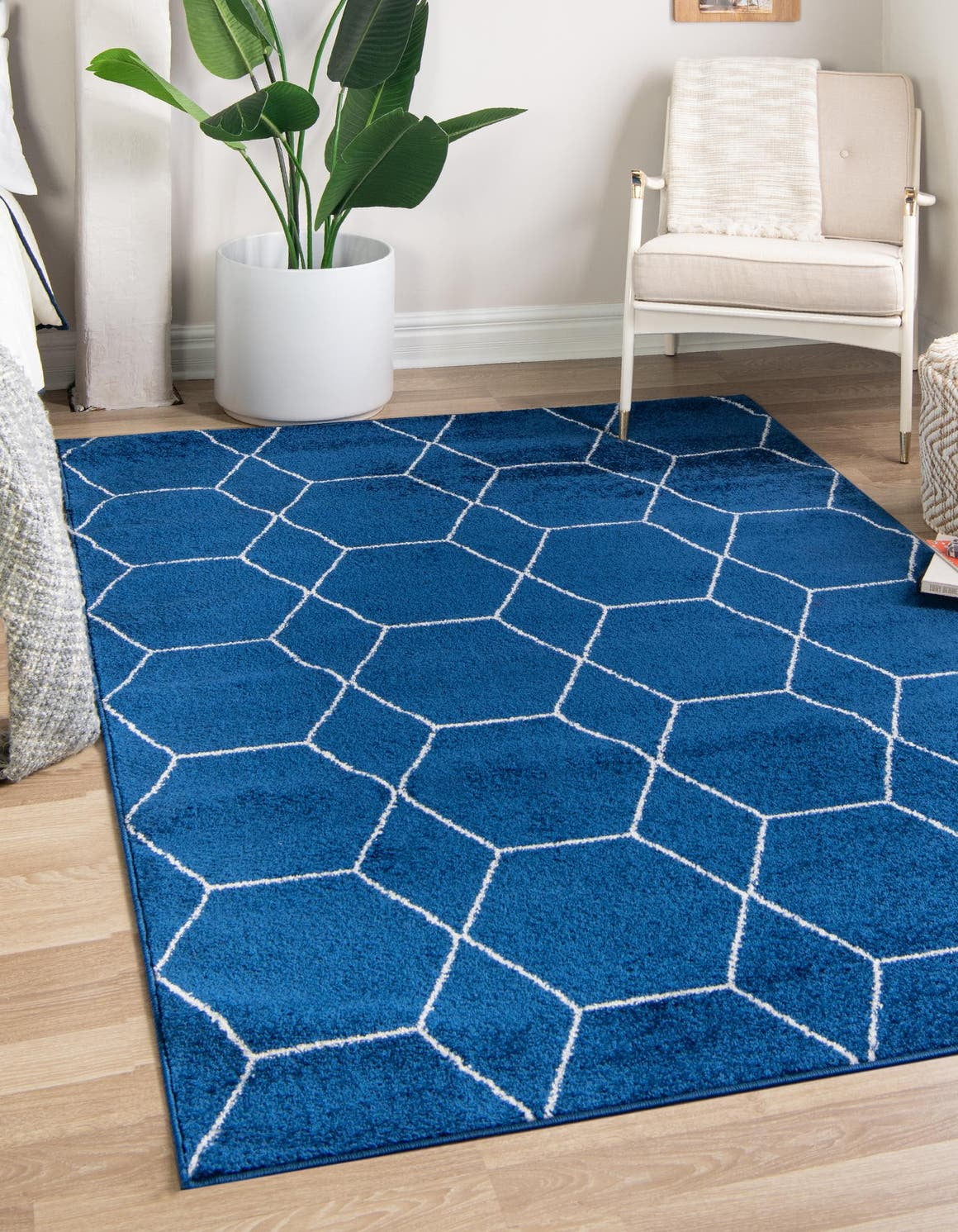 Navy Blue/Ivory 9' x 12' Geometric Trellis Rug Z29563