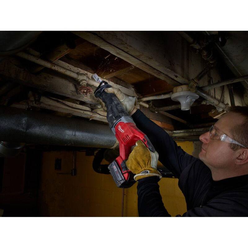 18V Cordless Reciprocating Saw with Two 3.0Ah Batteries L553278